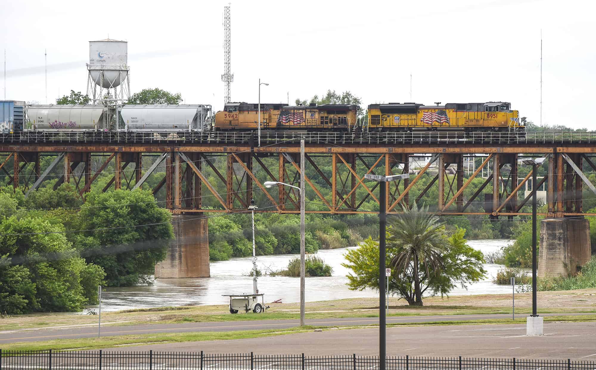 KCS gets Presidential permit to built 2nd rail bridge at Laredo Texas